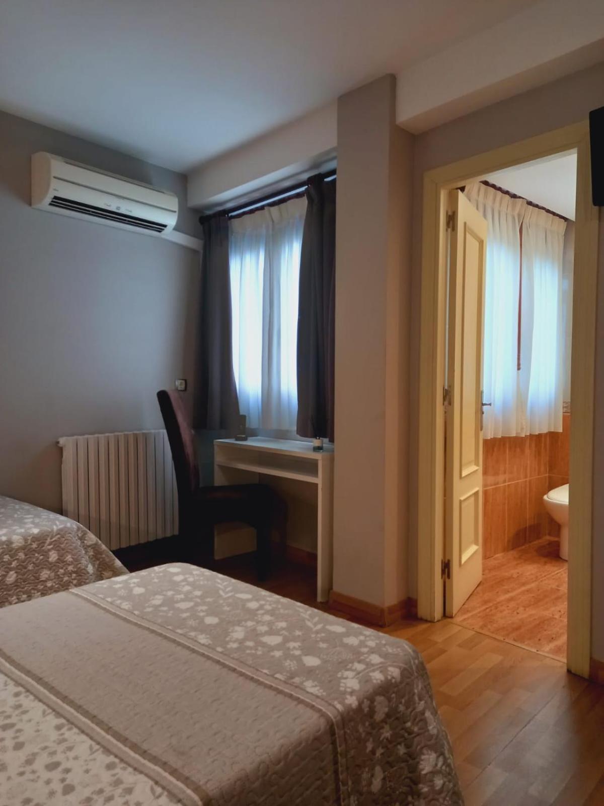 Hotel El Acebo Jaca Luaran gambar