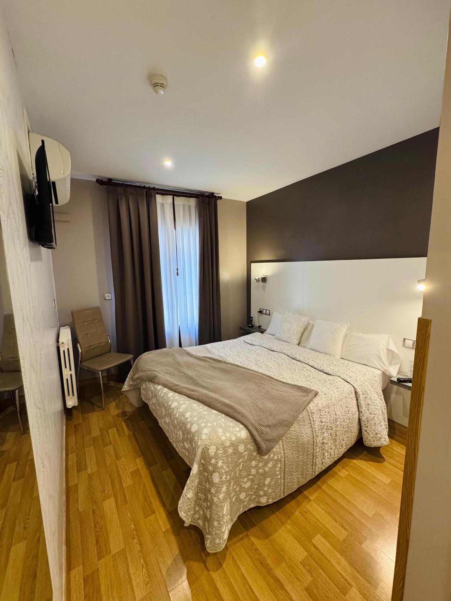 Hotel El Acebo Jaca Luaran gambar